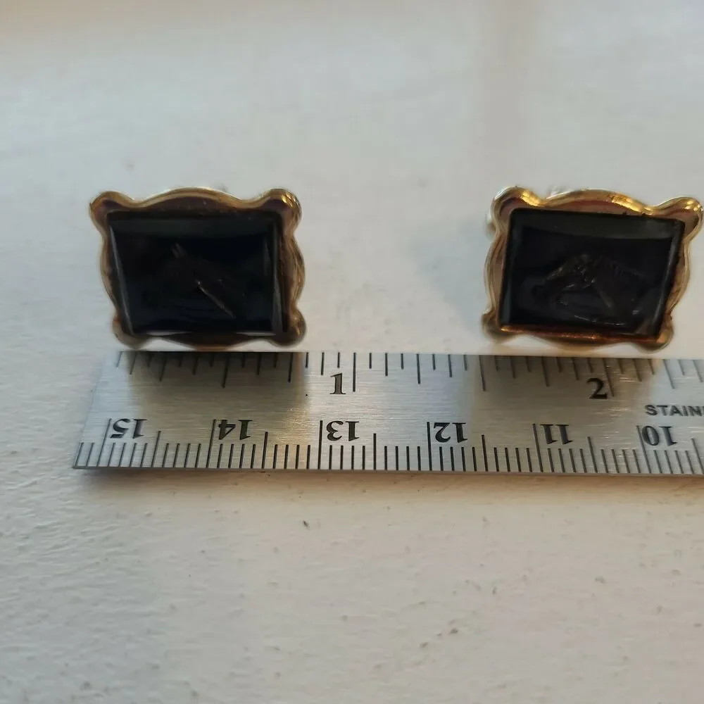 Vintage Cufflinks Equestrian Theme Horse Heads Carved In Black Stone Cuff Links